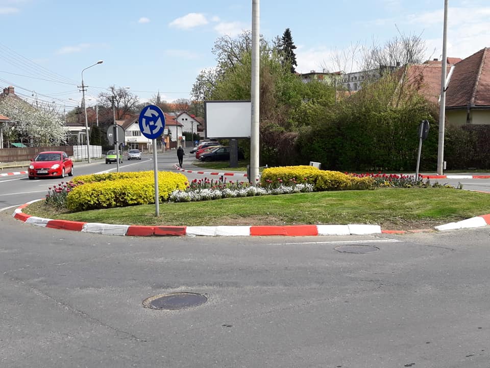 Sibiul înflorește. Dacă nu economic, măcar prin giratorii