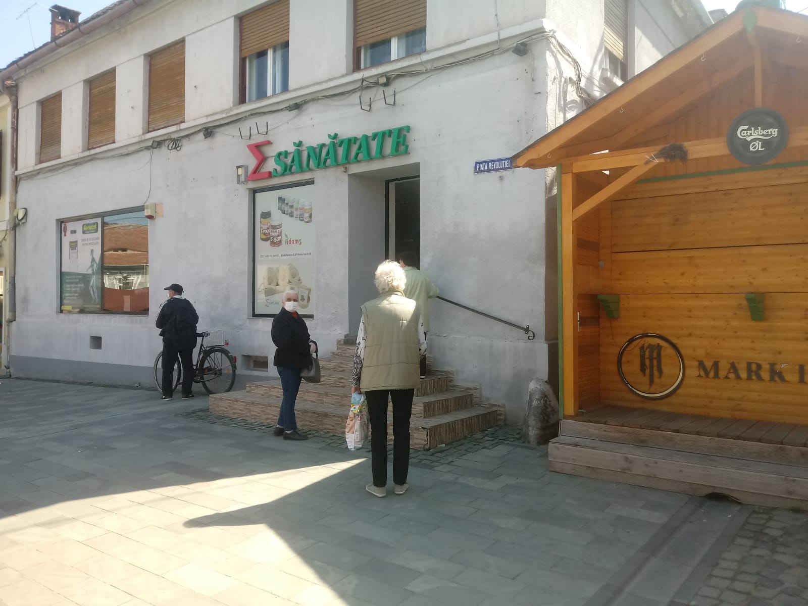 Panică la un magazin cu produse naturiste: „Haideți, domnu’, că ni se termină ora!”