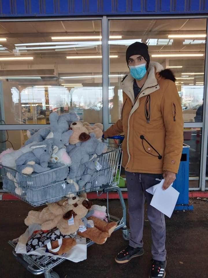 Iepurașul aduce „Dar din dar” pentru copiii din centrele de plasament