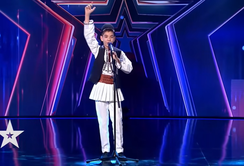 VIDEO| Iliuță, fiul primarului din Jina, vedetă națională: „Banii, oile și fetele nu se zic!”