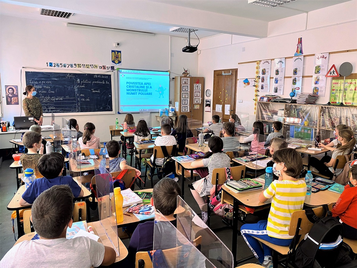 Monstrul numit „Poluare” și Cavalerii Apei fac turul școlilor