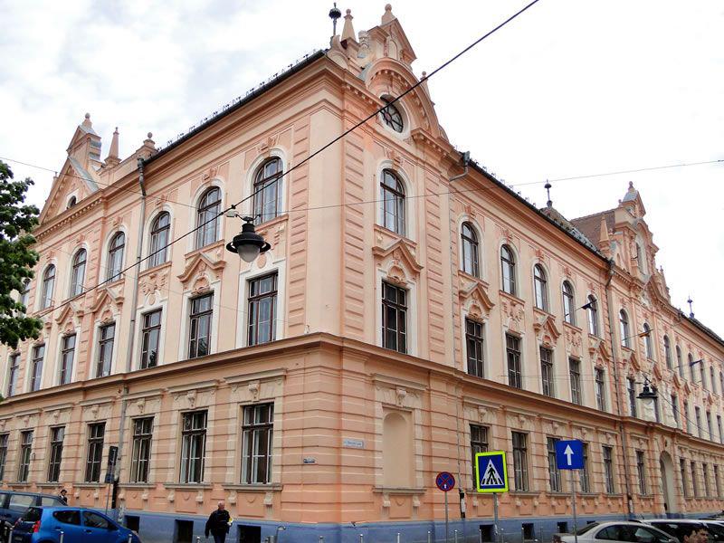 Ne întoarcem la examenul de admitere la liceu