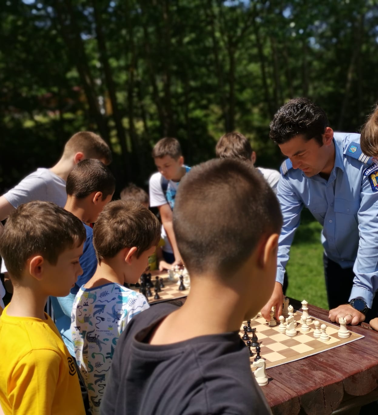 Cu cine s-au jucat șah jandarmii de la Păltiniș