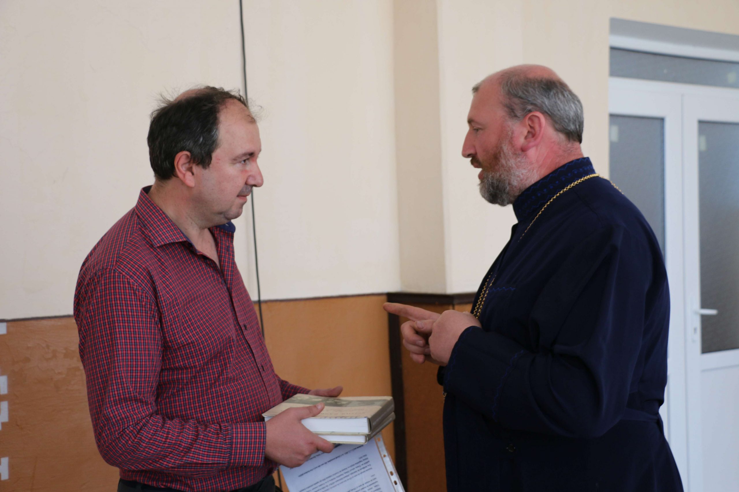 „Prietenii Bibliotecii ASTRA” au donat peste 600 de volume unei biblioteci din Republica Moldova