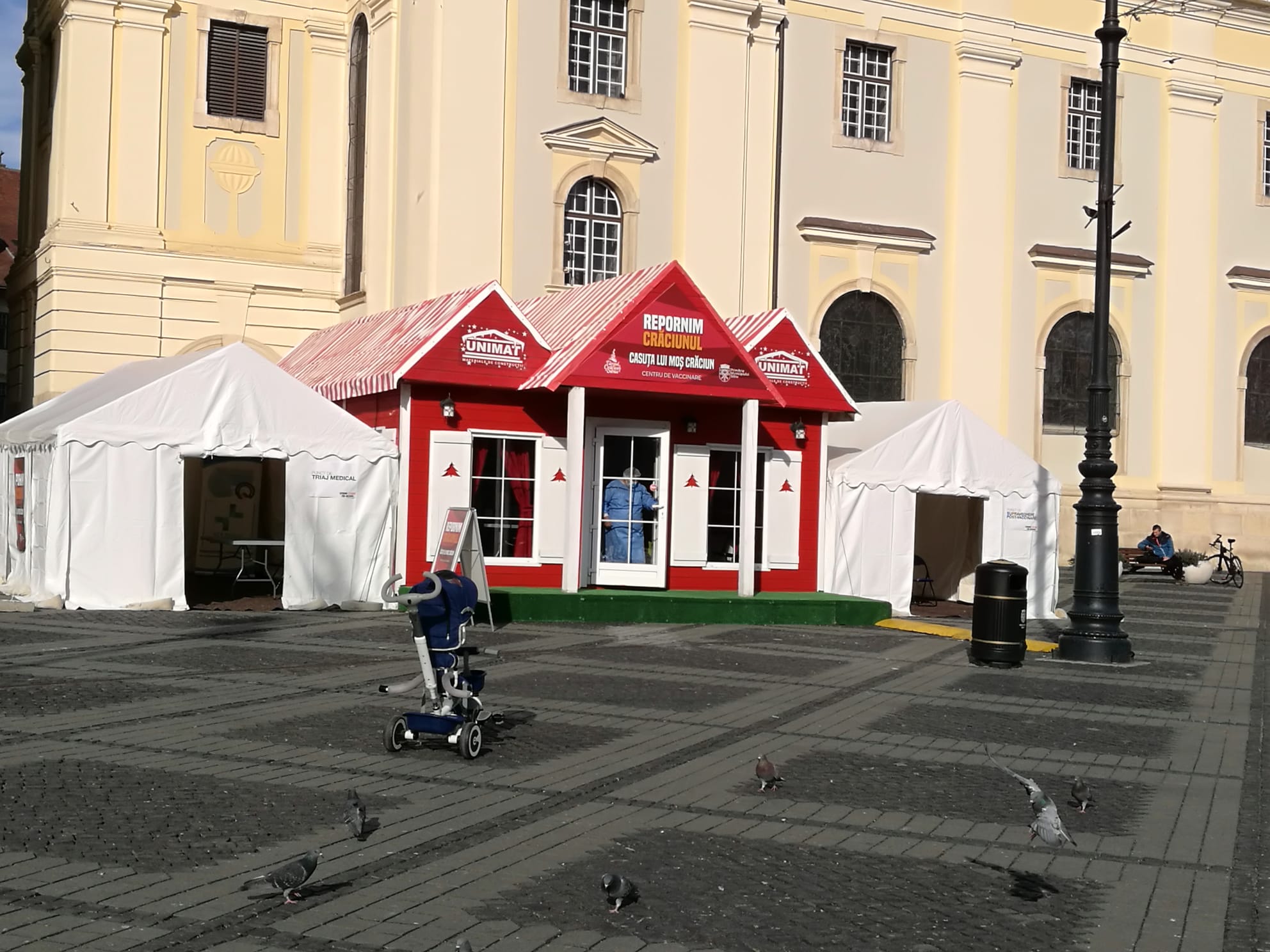 Mâncare sănătoasă cu un pet porția, în Căsuța lui Moș Crăciun