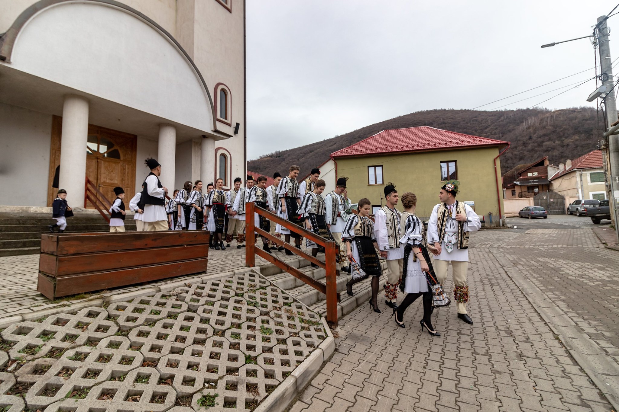 Comuna Sadu intră în atmosfera de sărbătoare