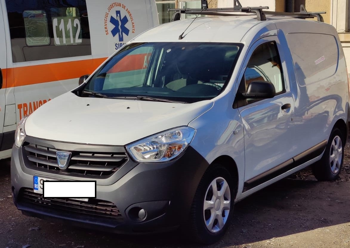 Două ecografe moderne și o Dacia Dokkker, în valoare totală de aproape 170.000 lei, donate Spitalului Județean