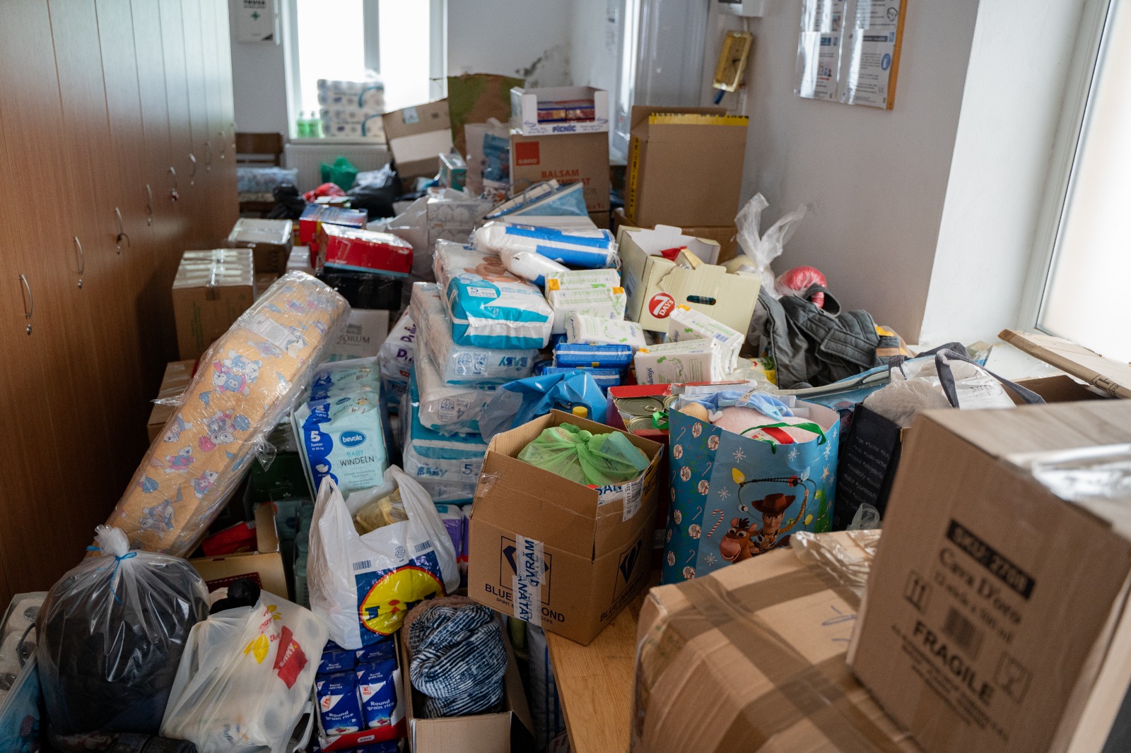 Medieșenii au donat pentru refugiații din Ucraina. Unii dintre ei vor face și voluntariat în Siret