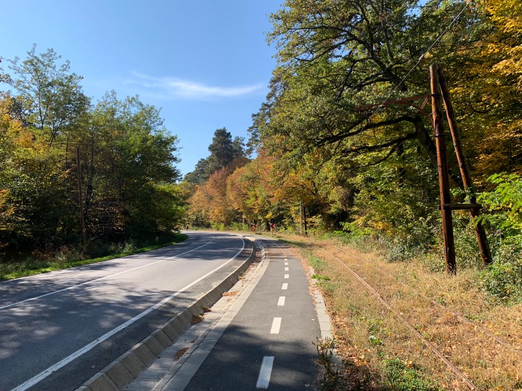 A fost semnat contractul pentru documentații tehnice a pistei de biciclete Sibiu – Rășinari. 78.500 de lei, alocați de CJ Sibiu
