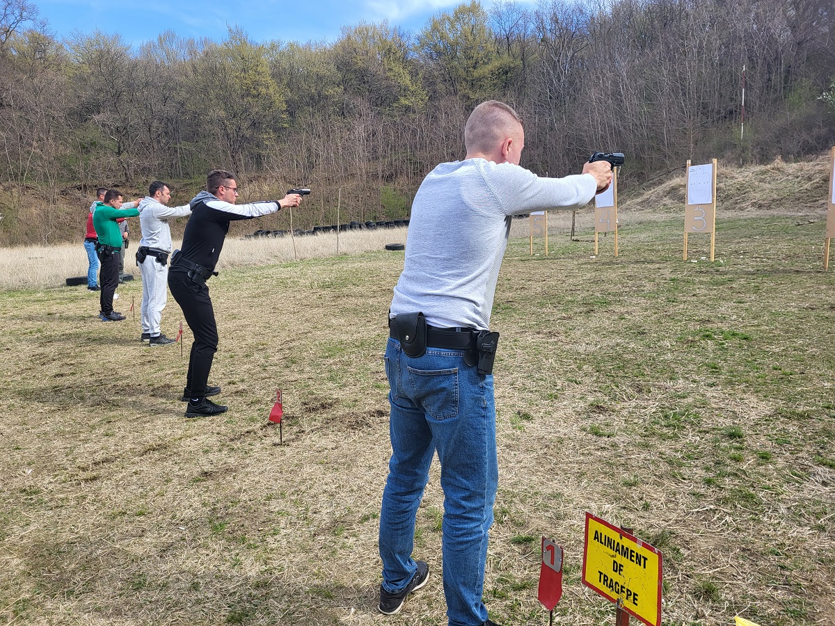 VIDEO| Polițiștii sibieni se antrenează în Poligonul din Gușterița și la Centrul Chinologic