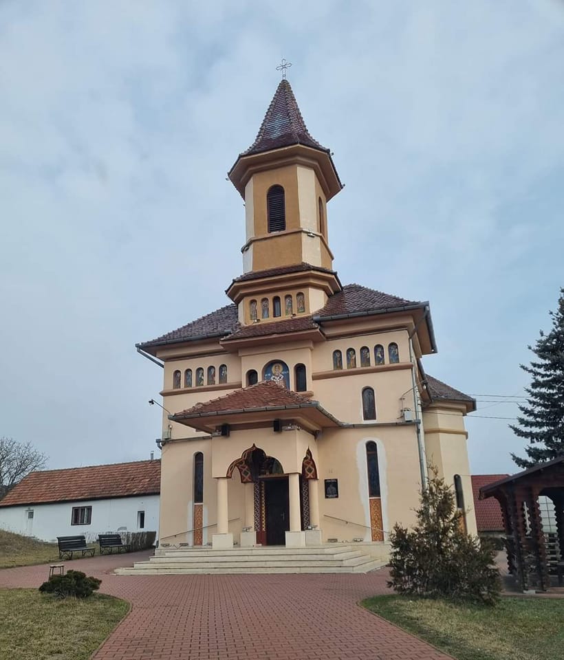 Clopotele bisericilor ortodoxe vor răsuna în memoria eroilor, în același timp