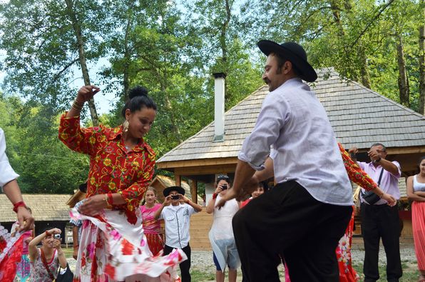 Ziua Internațională a Romilor. Ce activități derulează de-a lungul anului Muzeului ASTRA pentru promovarea minorității rome