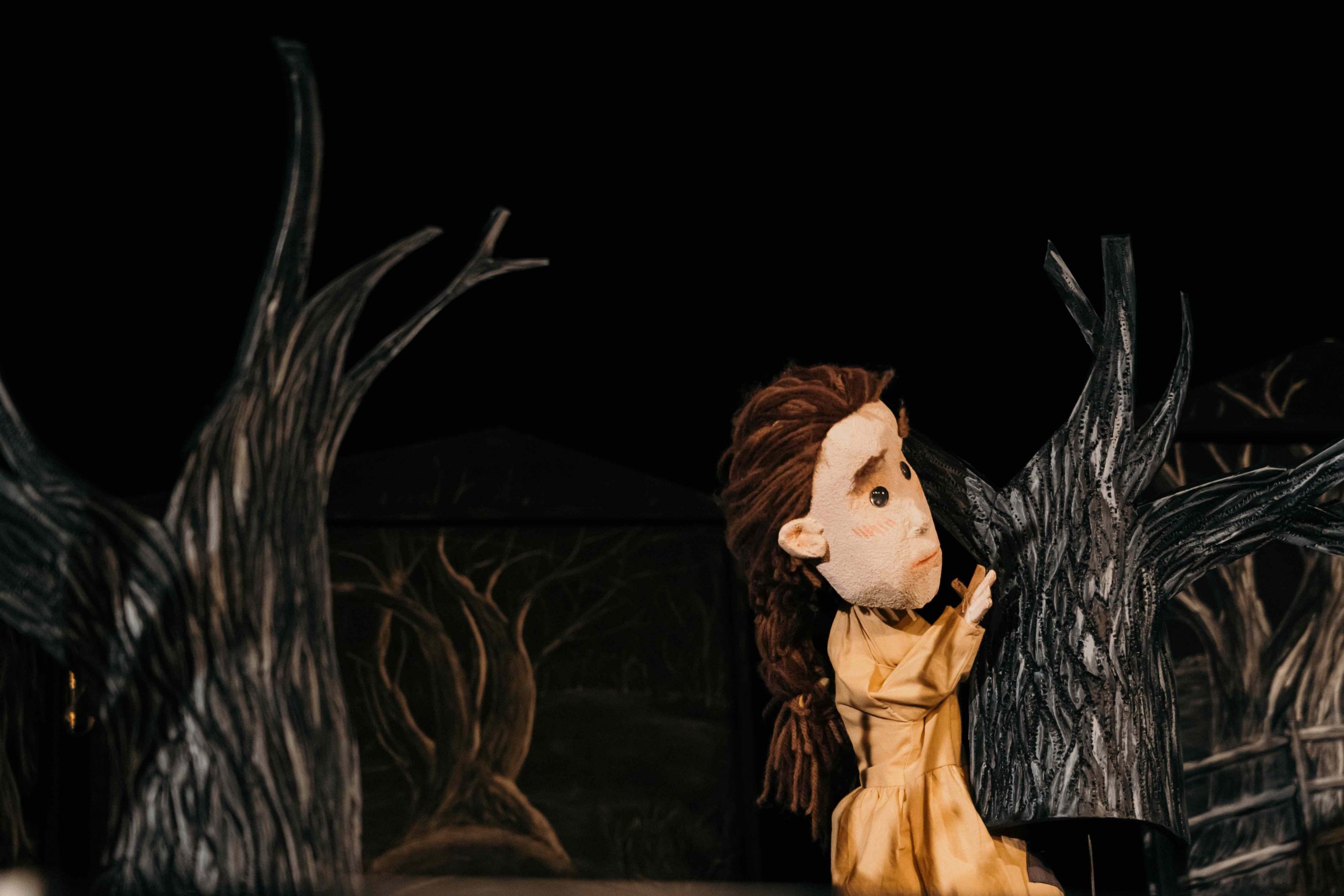 „Istoria copilăriei”, în patru episoade de teatru cu păpuși, la Sibiu și Cluj-Napoca