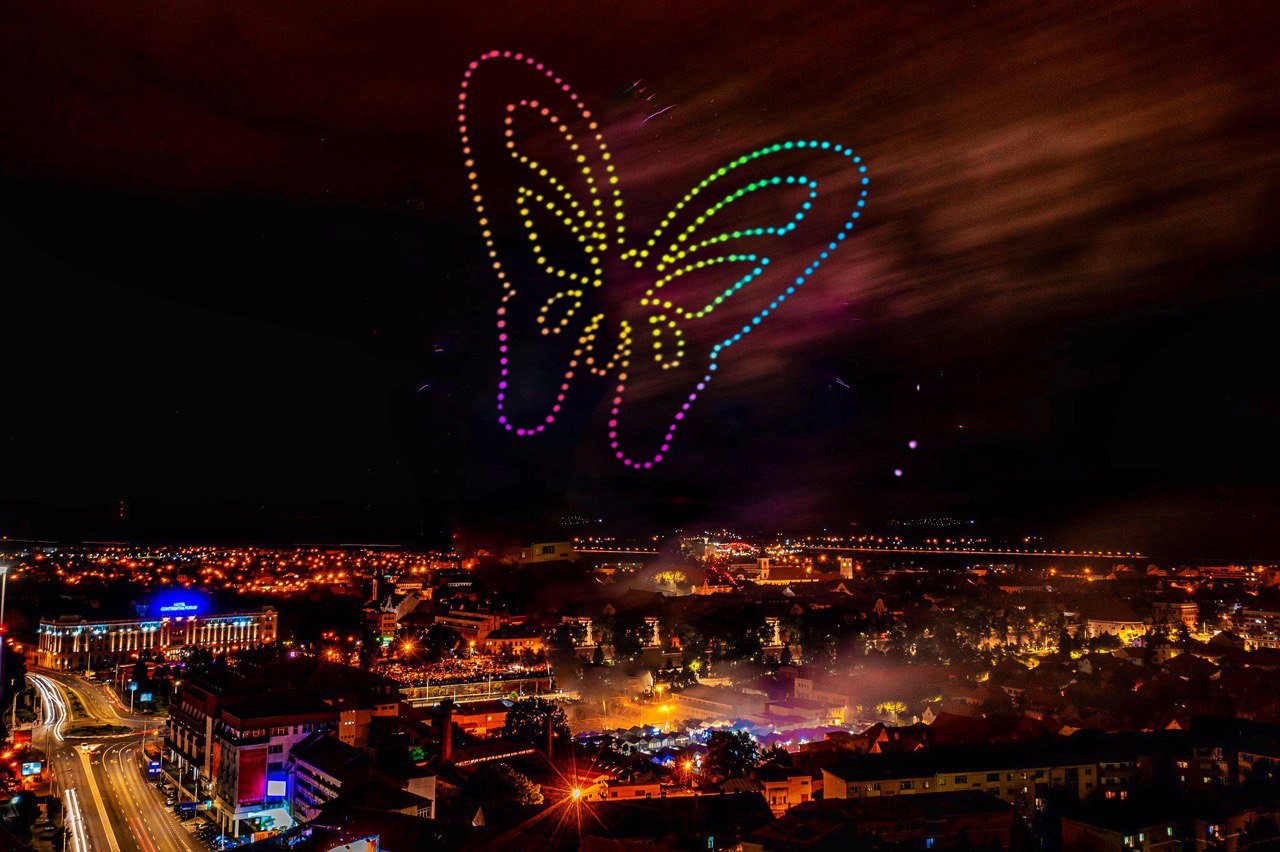 Ce fac 200 de drone, deasupra Sibiului