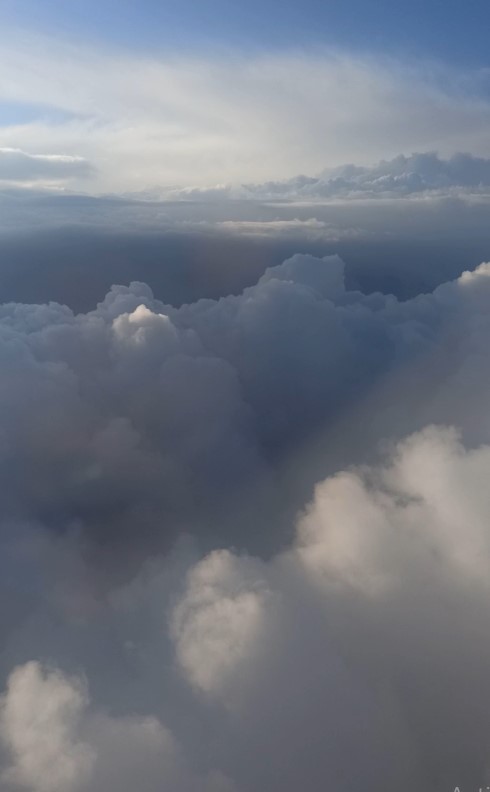 VIDEO| Imagini spectaculoase din aer: norii Sibiului, în timpul unei furtuni