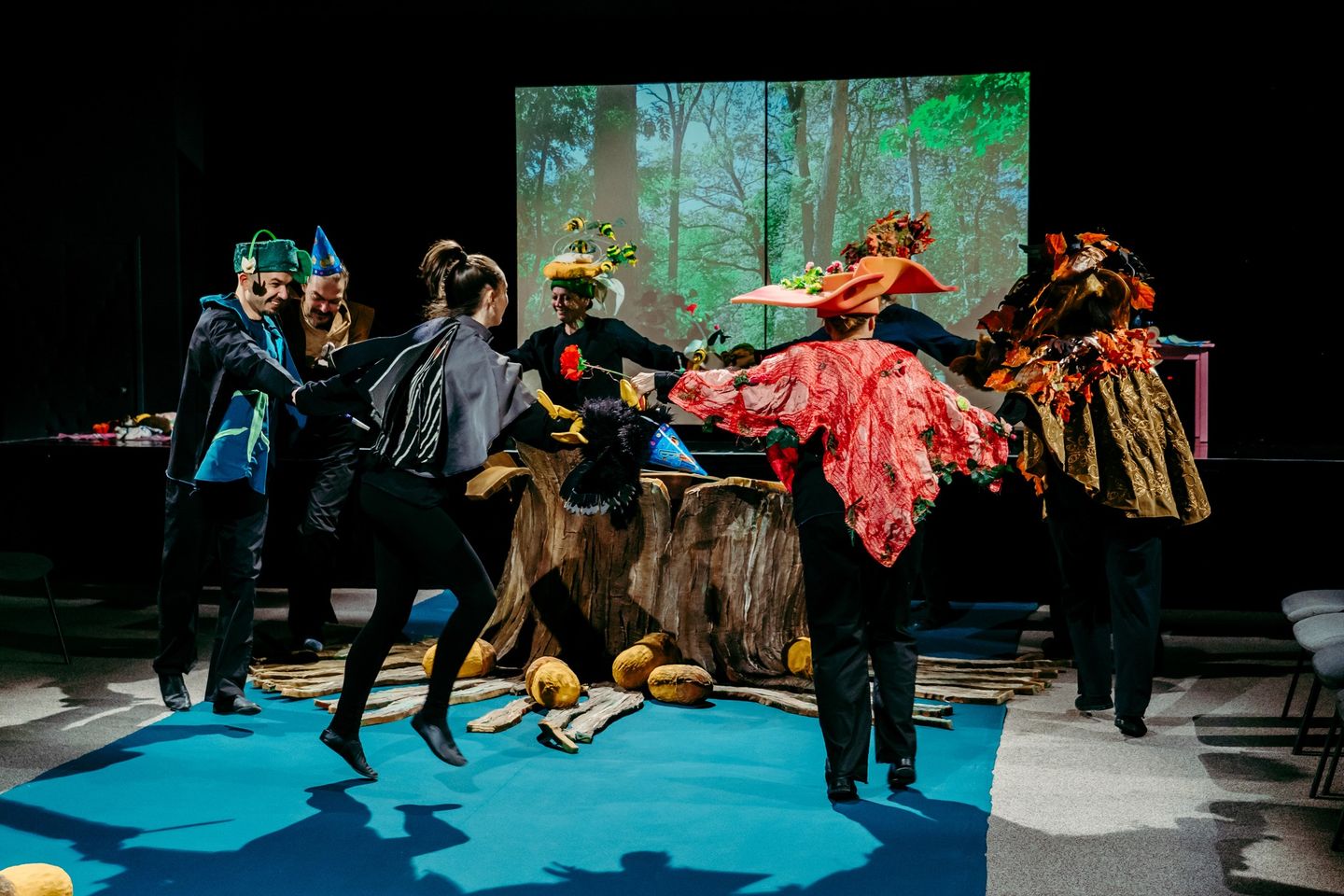 Prințesele spion vin la ”Teatrul Gong” să le salveze pe necuvântătoarele din parc